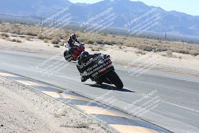 media/Dec-01-2025-Moto Forza (Mon) [[2daa91e15f]]/3-Beginner Group/Session 3 (Turn 16 Inside)/